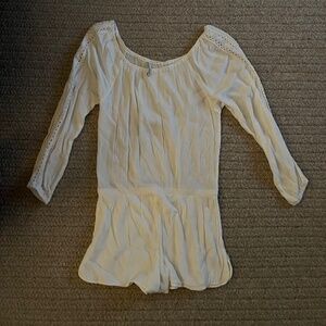 ELAN White shorts romper size M